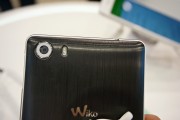 Wiko Fever Special Edition backs - Wiko Fever Special Edition review