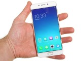 In the hand - Oppo F1 Plus review
