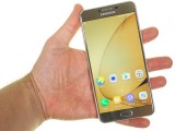 Samsung Galaxy C7 in the hand - Samsung Galaxy C7 review