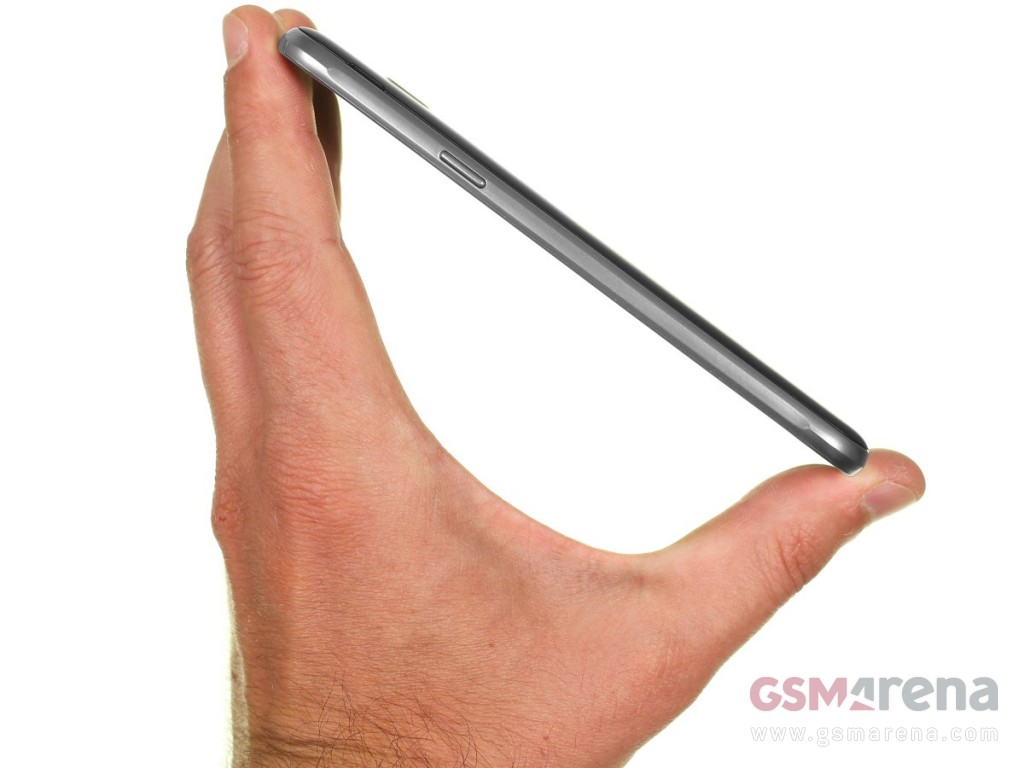 Samsung Galaxy J3 (2016) pictures, official photos