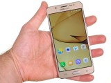 In the hand - Samsung Galaxy J5 2016  review
