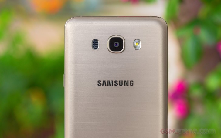 Memoria Inicialmente corrupción Samsung Galaxy J7 (2016) review: Jump start - GSMArena.com tests