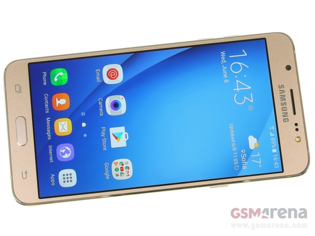 Samsung Galaxy J7 (2016) pictures, official photos