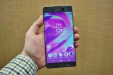 In the hand - Sony Xperia XA Ultra hands-on