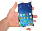 The Mi Max can be held in one hand, but you need two to use it - Xiaomi Mi Max review