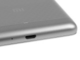 The microUSB port - Xiaomi Redmi 3 review