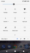 New background color for Quick Settings - Android 8.0 Oreo review