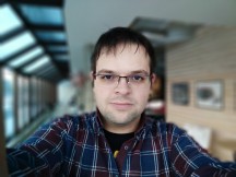 Portrait mode selfie - f/2.0, ISO 100, 1/33s - Archos Diamond Omega review