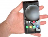 Archos Diamond Omega in the hand - Archos Diamond Omega review