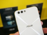 Cameras are flush with the back - f/5.0, ISO 5000, 1/60s - Asus Zenfone 4 hands-on