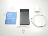 Unboxing and box contents - Google Pixel 2 Xl review