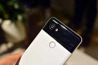 A minimal hump for the new 12MP camera - Google Pixel 2 hands-on review