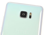 The 12MP main camera protrudes from the back - HTC U Ultra review
