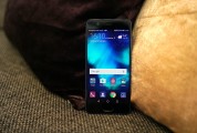 Huawei P10 in Dazzling Blue - Huawei P10 and P10 Plus hands-on