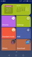 Simple homescreen with a tiled interface - Huawei P10 Lite review