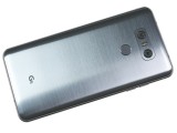 Ice Platinum looks like brushed steel, but isn't - LG G6 review