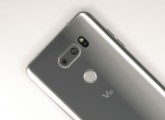 The V30 sides are pleasantly rounded - LG V30 hands-on