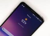 The narrow bezels and rounded screen corners of the V30 - LG V30 hands-on