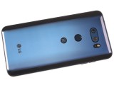 Rear panel in Moroccan blue - LG V30 review