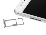 the SIM/microSD hybrid slot - Meizu M5s review