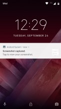 Simple lock screen - Motorola Moto Z2 Play review