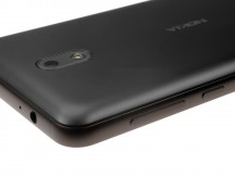 3.5mm jack/controls - Nokia 2 review
