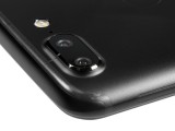 Subtle antenna lines - Oneplus 5T hands-on review