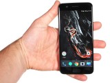 In the hand: OnePlus 5 - OnePlus 5 vs. iPhone 7 Plus vs. Samsung Galaxy S8
