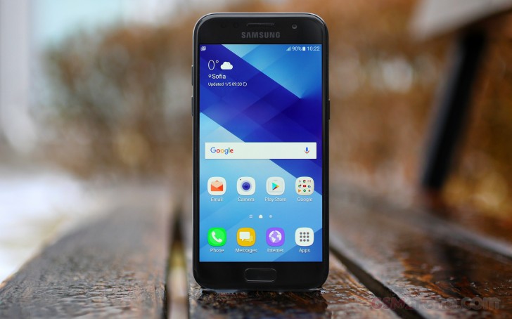 Samsung A3 (2017) review: Bite-sized - GSMArena.com
