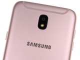 Marginally recessed camera module - Samsung Galaxy J7 Pro review