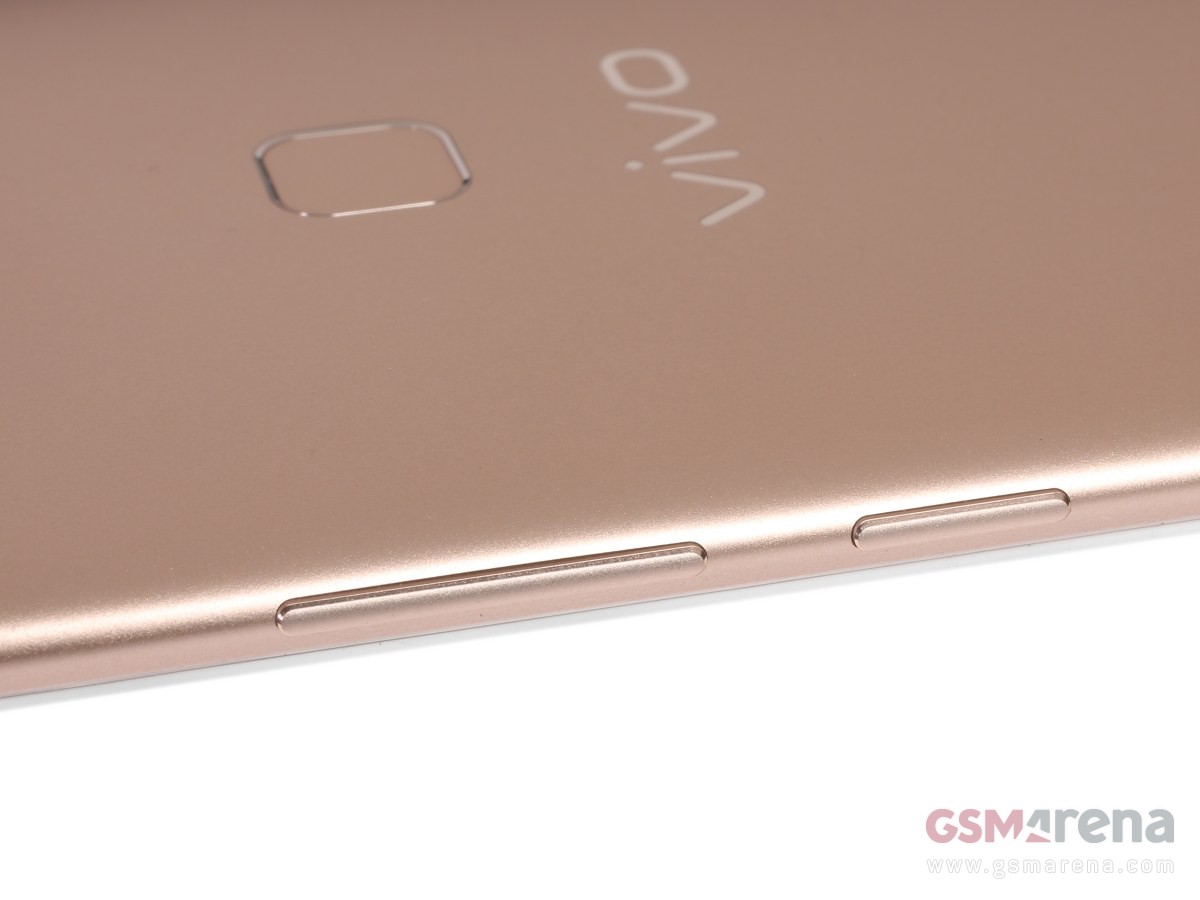 vivo V7 pictures, official photos