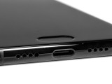 the connectivity port - Xiaomi Mi 6 review