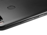 the metal keys - Xiaomi Mi A1 review