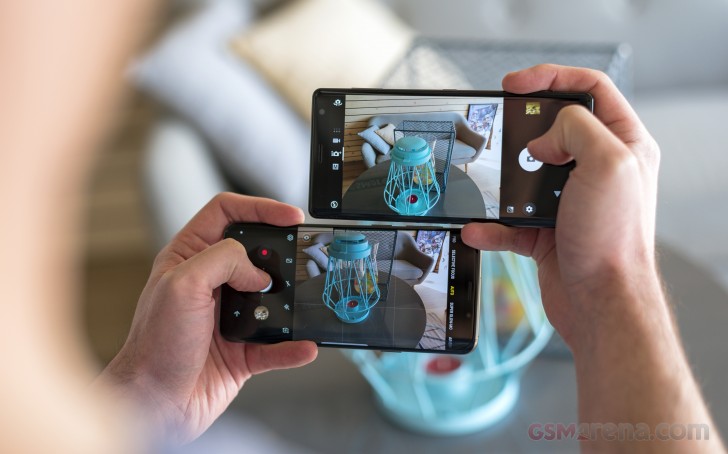 Galaxy S9 vs. Xperia XZ2 shootout review