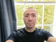 Selfie samples - f/2.0, ISO 100, 1/33s - Huawei Honor 10 hands-on review