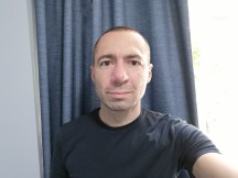 Selfie samples - f/2.0, ISO 320, 1/33s - Huawei Honor 10 hands-on review