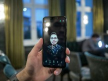 Testing the selfie lighting effects - Huawei Mate 20 Lite hands-on review