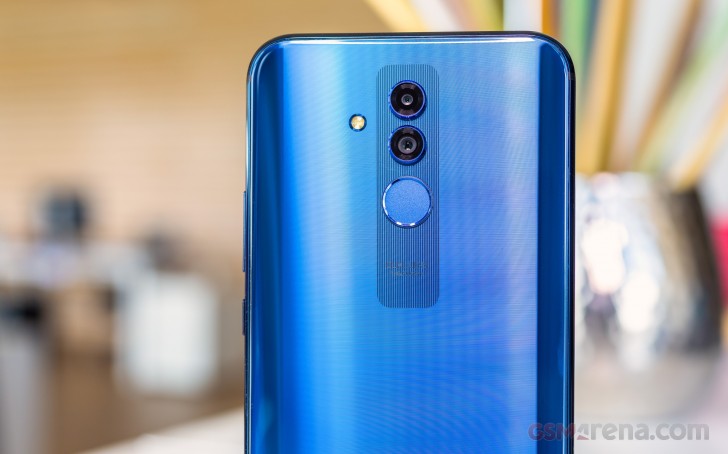 Huawei Mate 20 lite review: Design, 360-degree spin