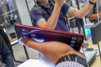 LG G7 ThinQ in Raspberry Rose - IFA2018 LG G7 review