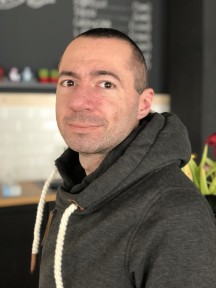 Portrait samples, iPhone X - f/2.4, ISO 100, 1/48s - iPhone X vs. Galaxy S9+ review