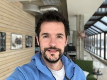 Portrait selfie samples, iPhone X - f/2.2, ISO 25, 1/60s - iPhone X vs. Galaxy S9+ review