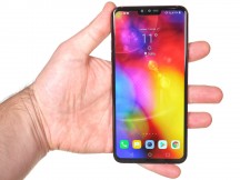 In the hand - LG V40 ThinQ review