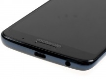 USB-C port and 3.5mm jack on the bottom - Motorola Moto G6 Plus review