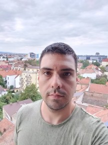 OnePlus 6 selfies, day and night - f/2.0, ISO 100, 1/2500s - Oneplus 6 long-term review