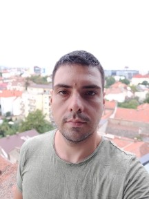 OnePlus 6 portrait selfies, day and night - f/2.0, ISO 100, 1/250s - Oneplus 6 long-term review