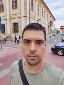 OnePlus 6 selfies, day and night - f/2.0, ISO 100, 1/5000s - Oneplus 6 long-term review