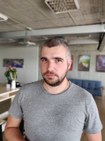 Portrait samples - f/1.7, ISO 400, 1/50s - OnePlus 6 review