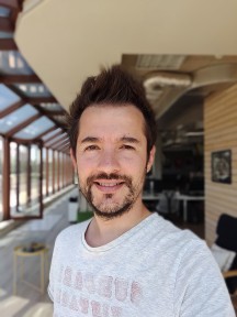 Portrait selfies - f/2.0, ISO 100, 1/313s - OnePlus 6 review