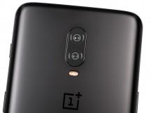 OnePlus 6T glass back - OnePlus 6T review