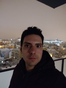 Pocophone F1 nighttime selfies, Portrait mode off/on - f/2.0, ISO 3968, 1/13s - Pocophone F1 long-term review